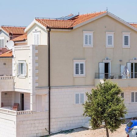 Apartments And Rooms With Parking Space Rogoznica - 10339 Luaran gambar
