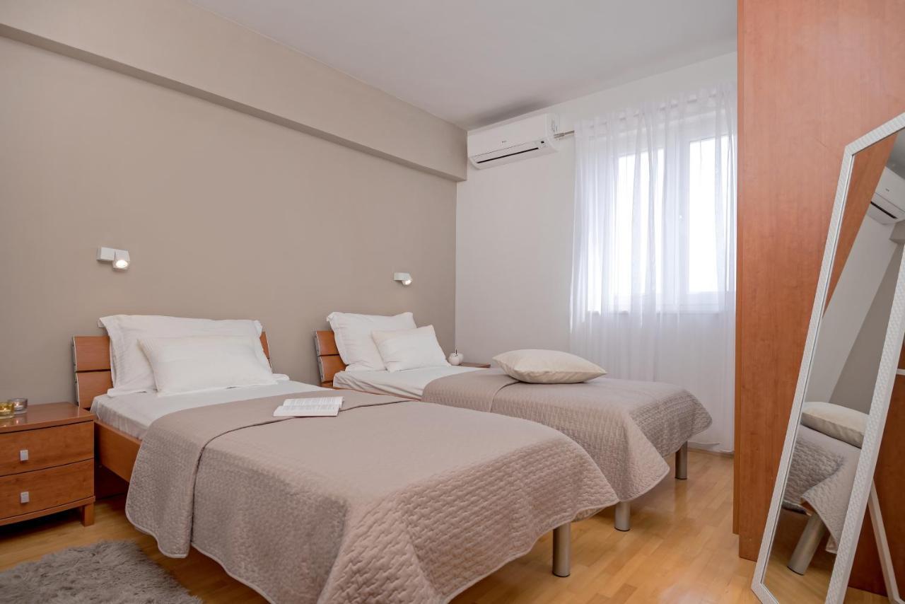 Apartments And Rooms With Parking Space Rogoznica - 10339 Luaran gambar