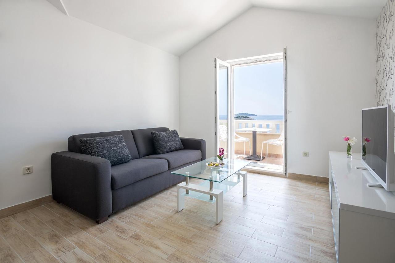 Apartments And Rooms With Parking Space Rogoznica - 10339 Luaran gambar