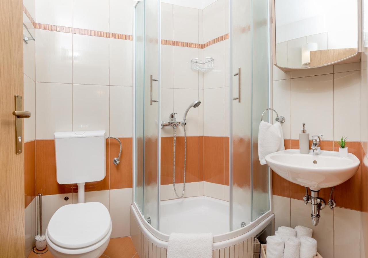 Apartments And Rooms With Parking Space Rogoznica - 10339 Luaran gambar